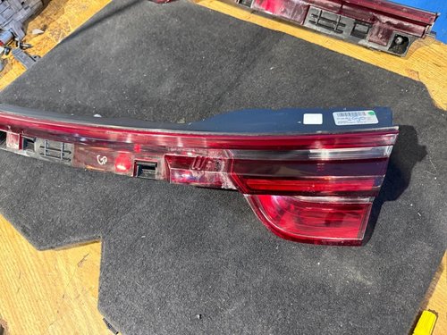 2017 - 2021 OEM PORSCHE PANAMERA RIGHT RH PASSENGER INNER TAIL LIGHT REAR LAMP
