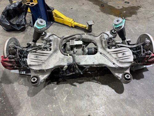 2018-2022 RANGE ROVER SPORT SUPERCHARGED L494 REAR SUBFRAME KNEE ASSEMBLIES OEM