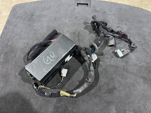 17 - 20 OEM Maserati Levante Rear Fuse Relay Box Junction Terminal 670037963