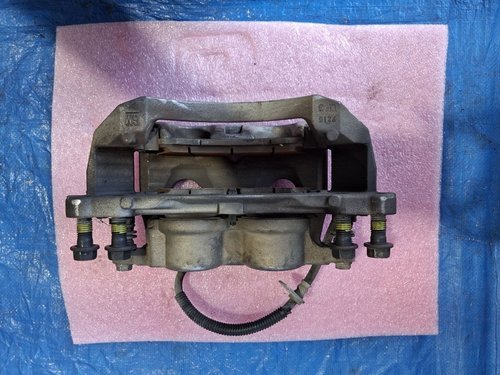 20 - 25 OEM SIERRA SILVERADO 2500 3500 FRONT LEFT BRAKE CALIPER