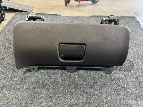 2020-2023 OEM GMC SIERRA 2500 HD DASH RIGHT UPPER GLOVE BOX STORAGE COMPARTMENT